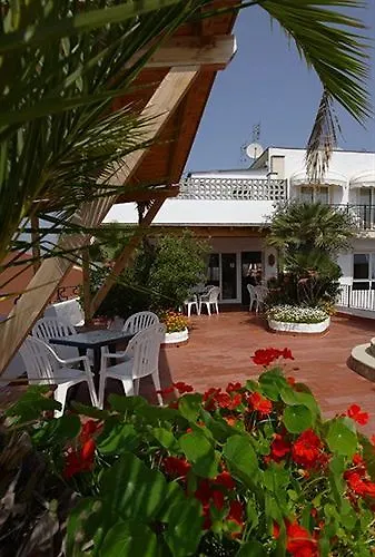 יורט דה מאר Hotel Ninays 2*, יורט דה מאר