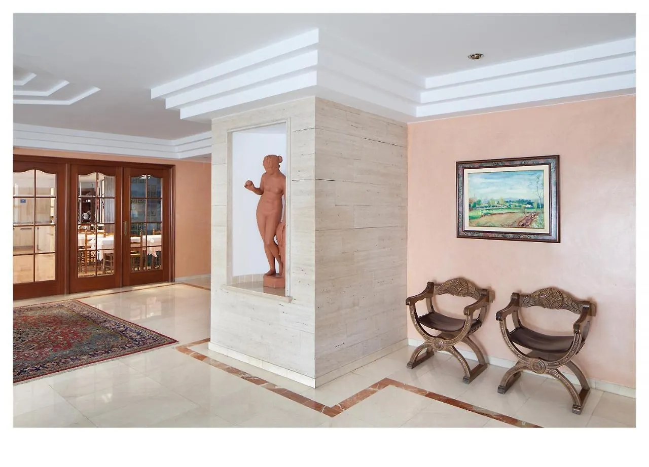 יורט דה מאר Hotel Ninays 2*, יורט דה מאר ספרד